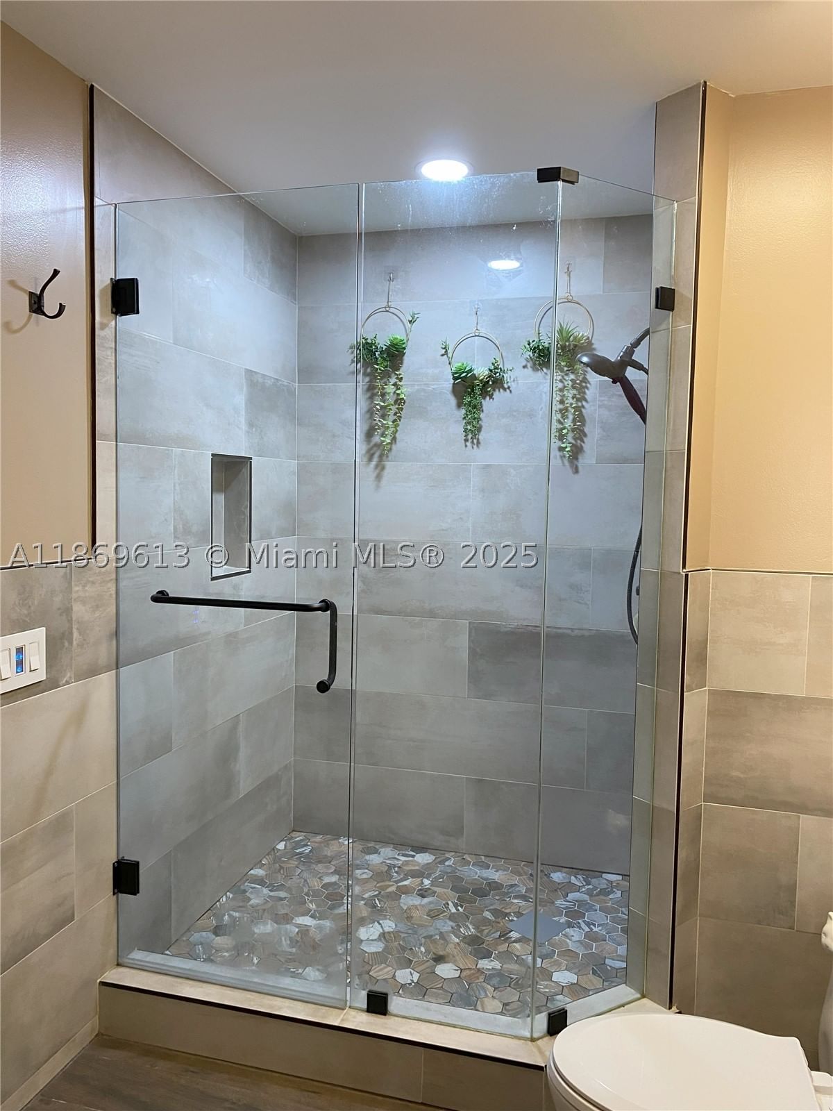 Real estate property located at 6081 90th Ave, Broward, Landings On Cypress Green, Tamarac, FL