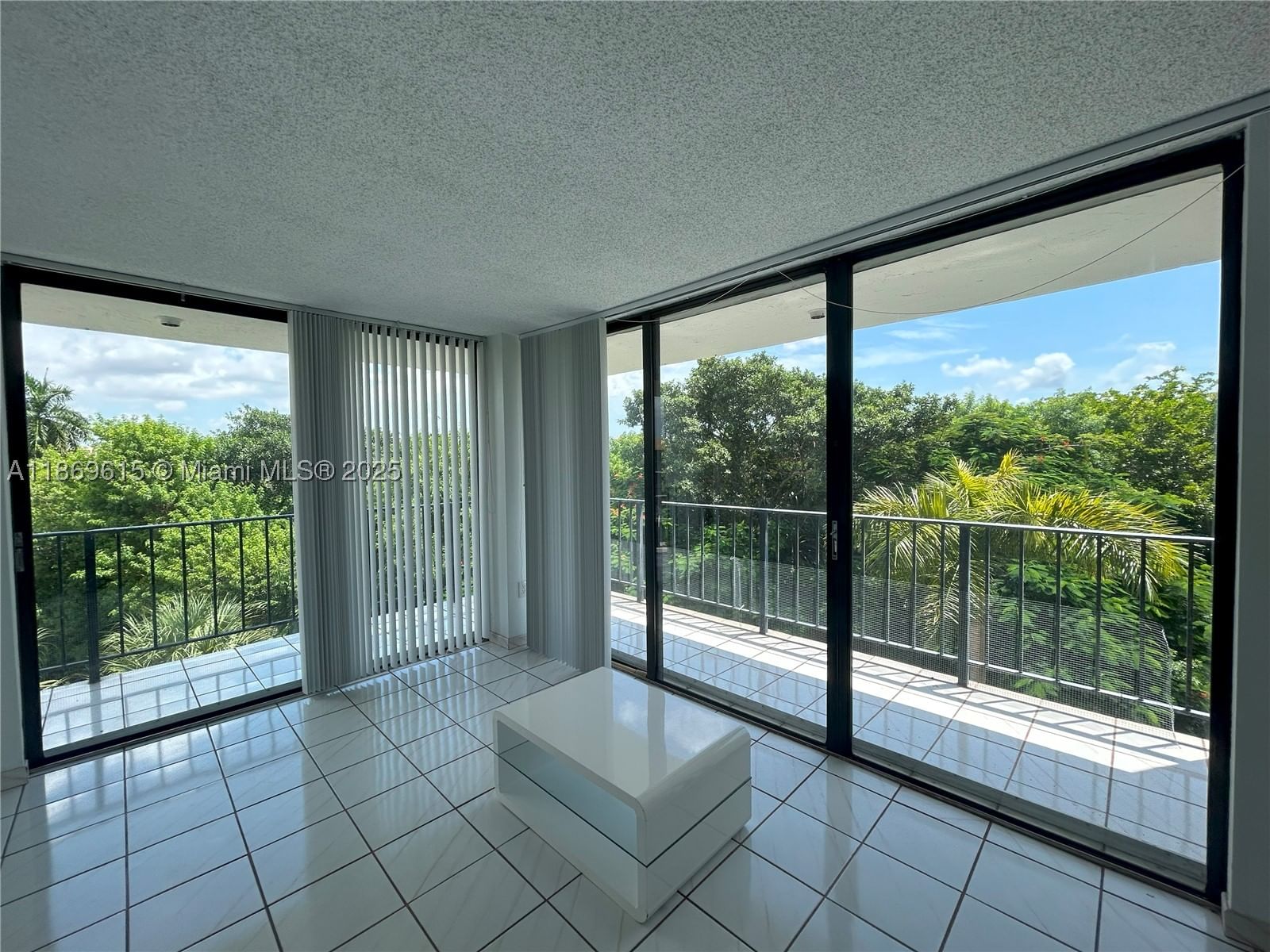 Real estate property located at 9682 Fontainebleau Blvd #410, Miami-dade, Golfview Club Fontaineble, Miami, FL