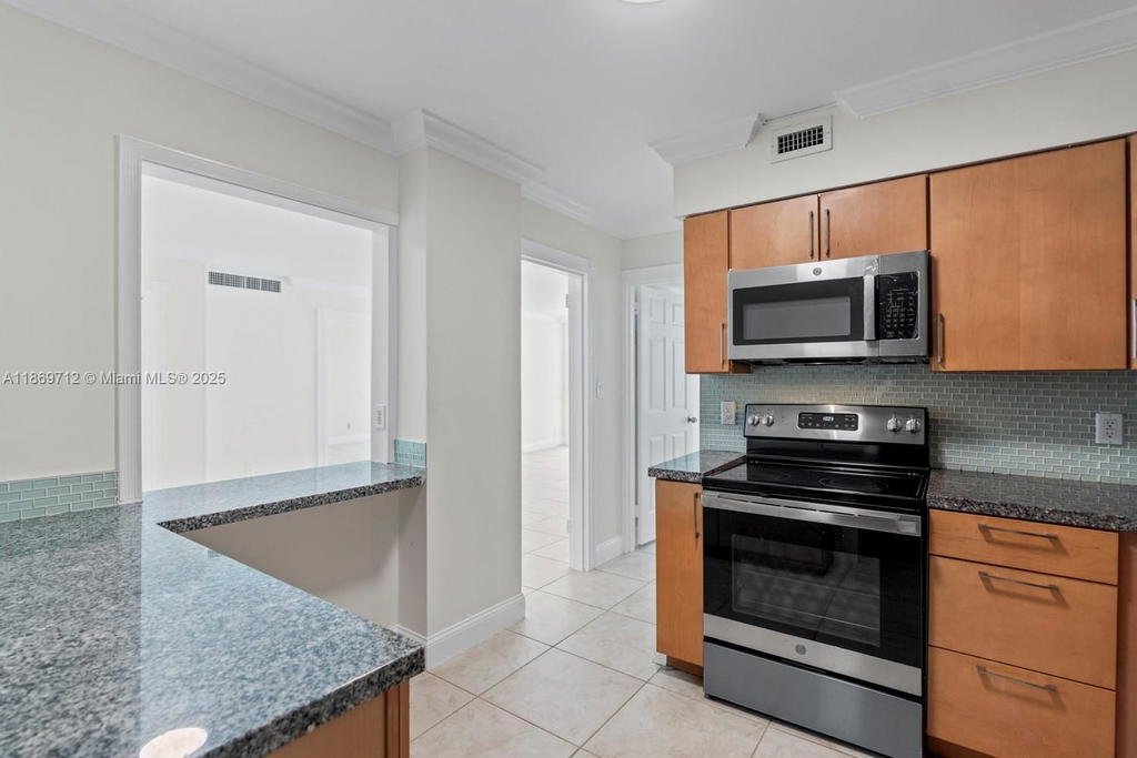 Real estate property located at 5161 Collins Ave #701, Miami-dade, Seacoast 5151 Condo, Miami Beach, FL