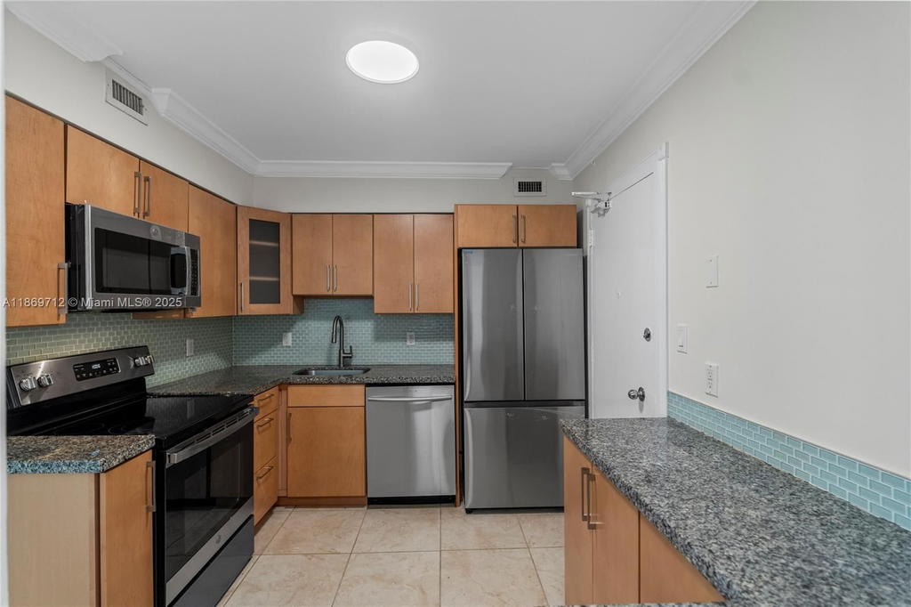 Real estate property located at 5161 Collins Ave #701, Miami-dade, Seacoast 5151 Condo, Miami Beach, FL
