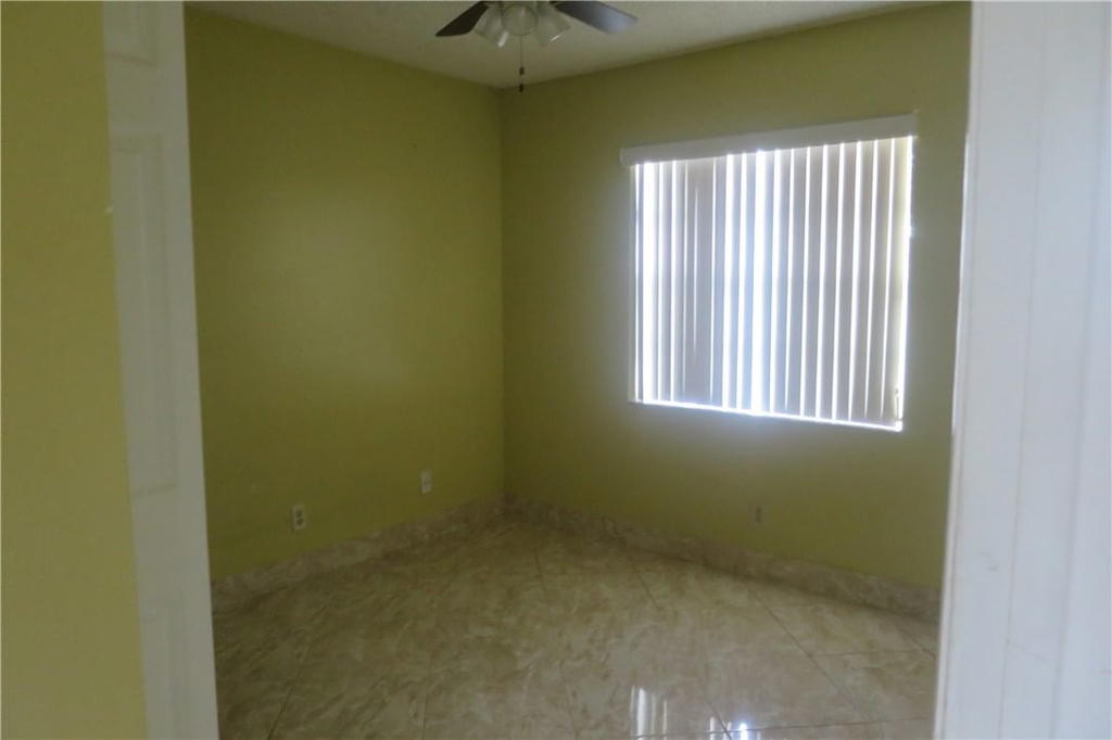 Real estate property located at 4600 67th Ave #212, Miami-dade, Sunwood Condo, Miami, FL