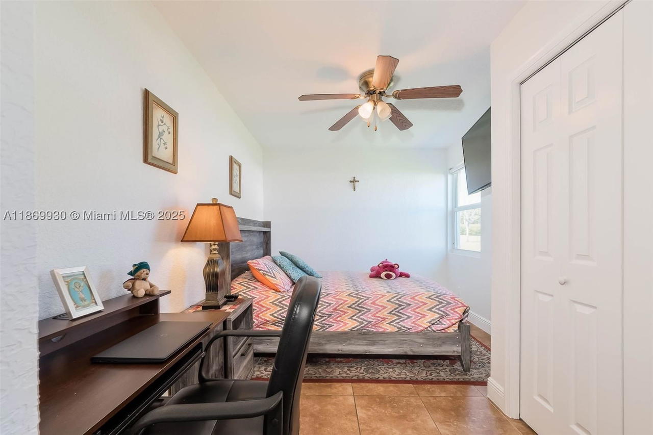 Real estate property located at 9021 13th St, Broward, Lauderdale West 3 Sec, Plantation, FL