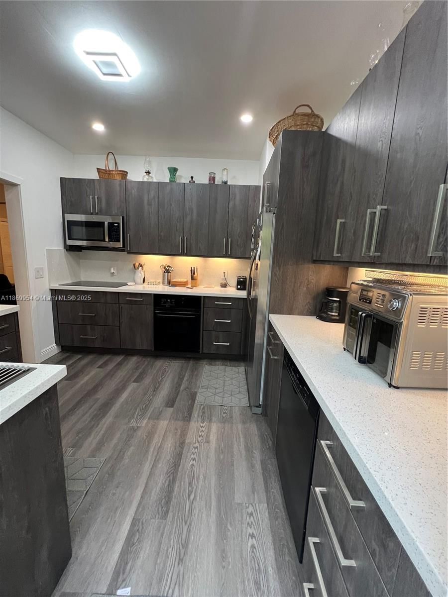 Real estate property located at 6218 56th St, Miami-dade, Cambridge Lawns, South Miami, FL