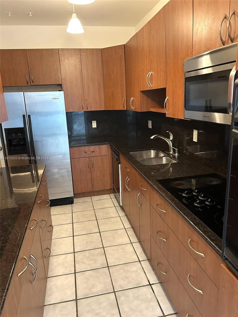 Real estate property located at 1880 Treasure Dr #4F, Miami-dade, Treasure Bay Club Condo, North Bay Village, FL