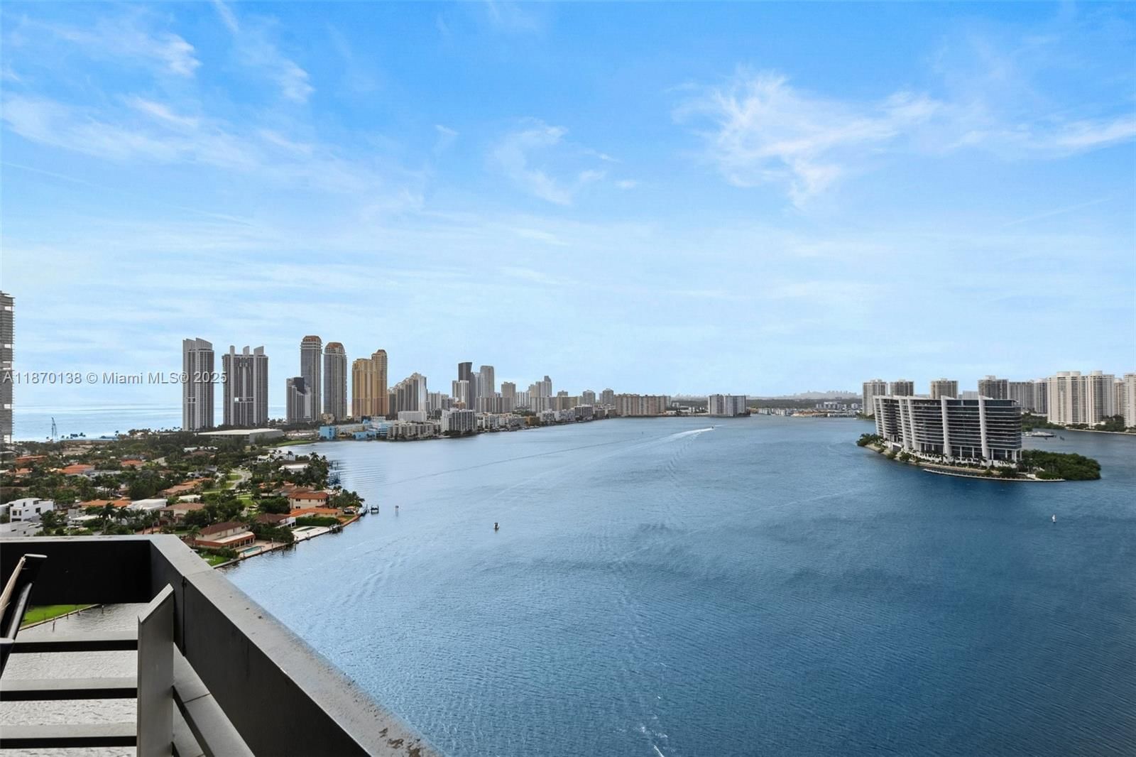 Real estate property located at 19101 36th Ct #2501, Miami-dade, Mystic Pointe Condo No Th, Aventura, FL