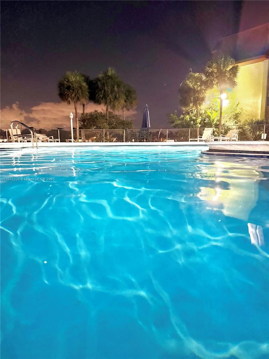 Real estate property located at 671 195th St #220E, Miami-dade, Cedar Glenn Condo Apts Ea, Miami, FL