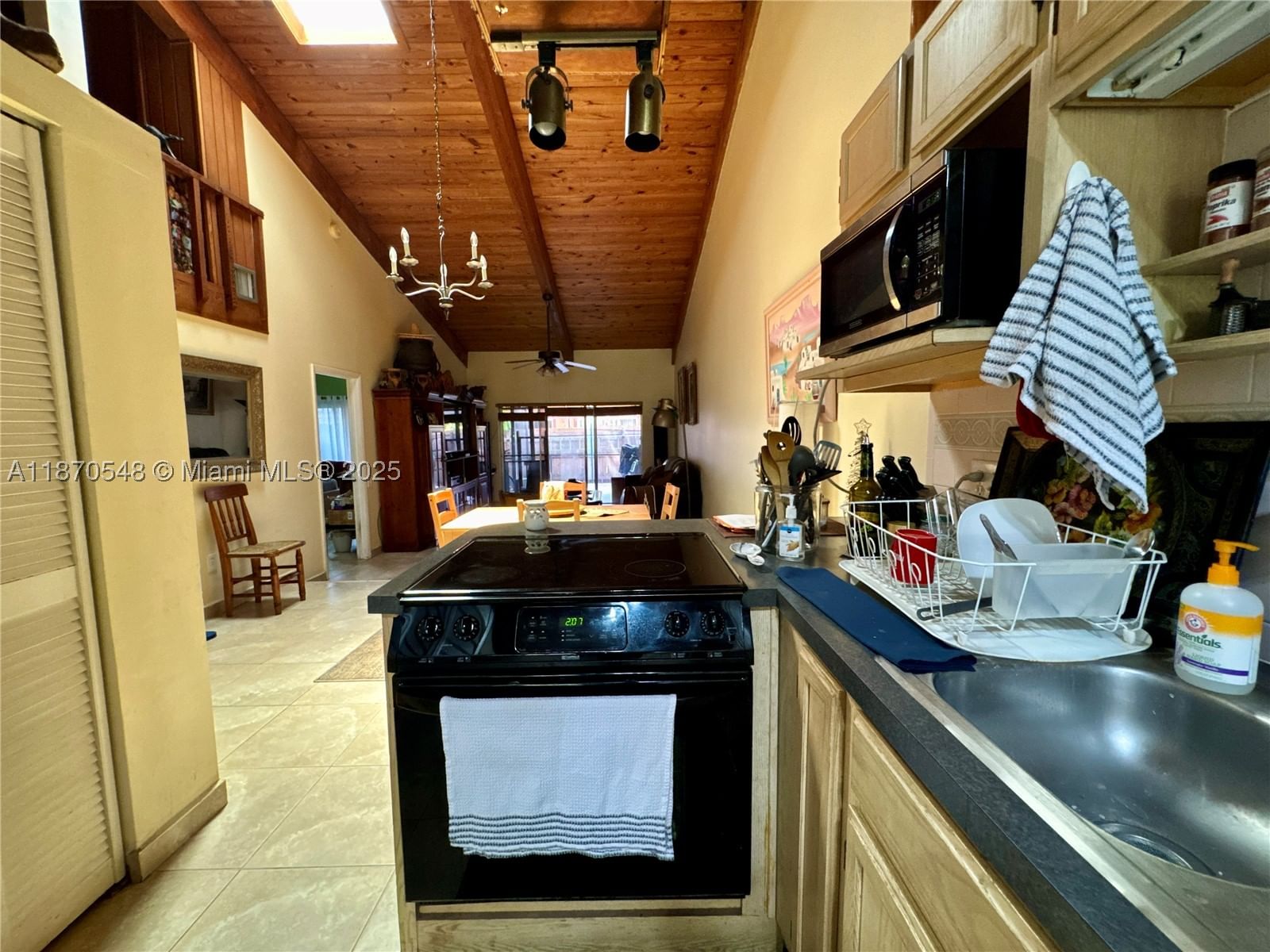 Real estate property located at 13527 101st Ln, Miami-dade, Cindis Place Sec 2, Miami, FL