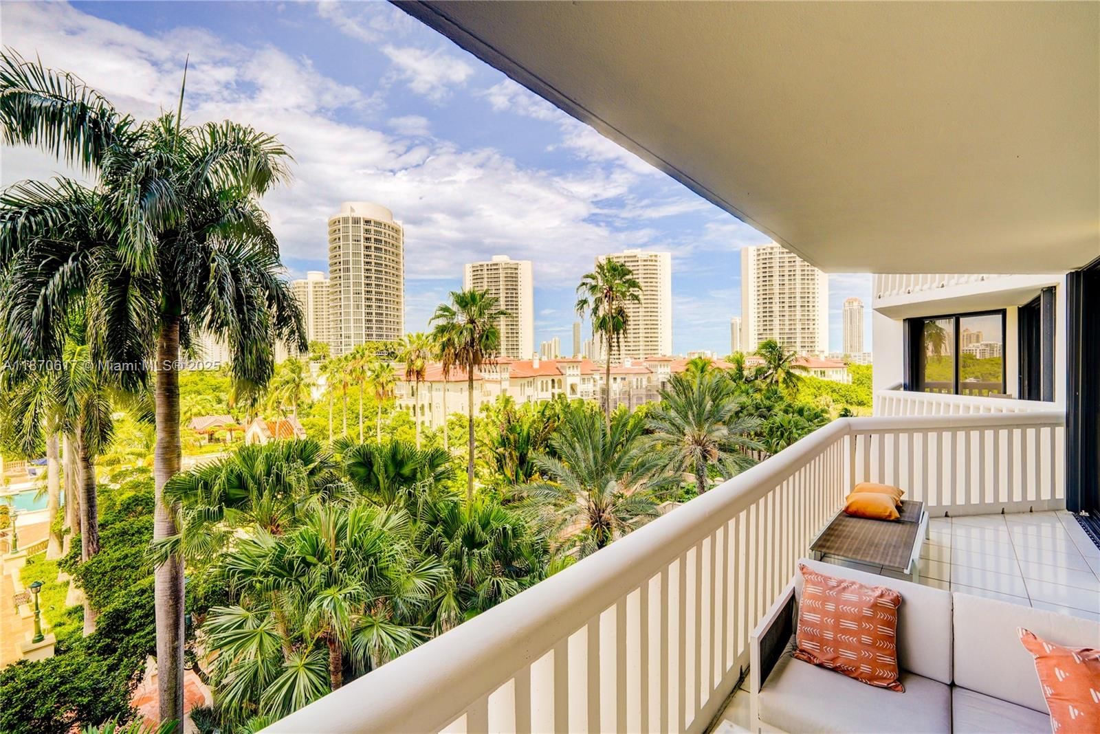 Real estate property located at 2000 Island Blvd #710, Miami-dade, 2000 Isl Blvd Williams Is, Aventura, FL