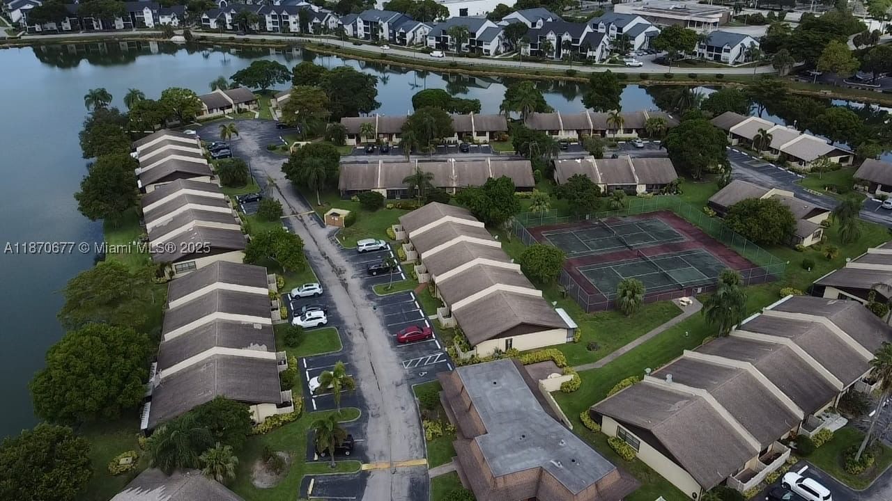 Real estate property located at 715 Banks Rd, Broward, Woodlake Isles, Margate, FL