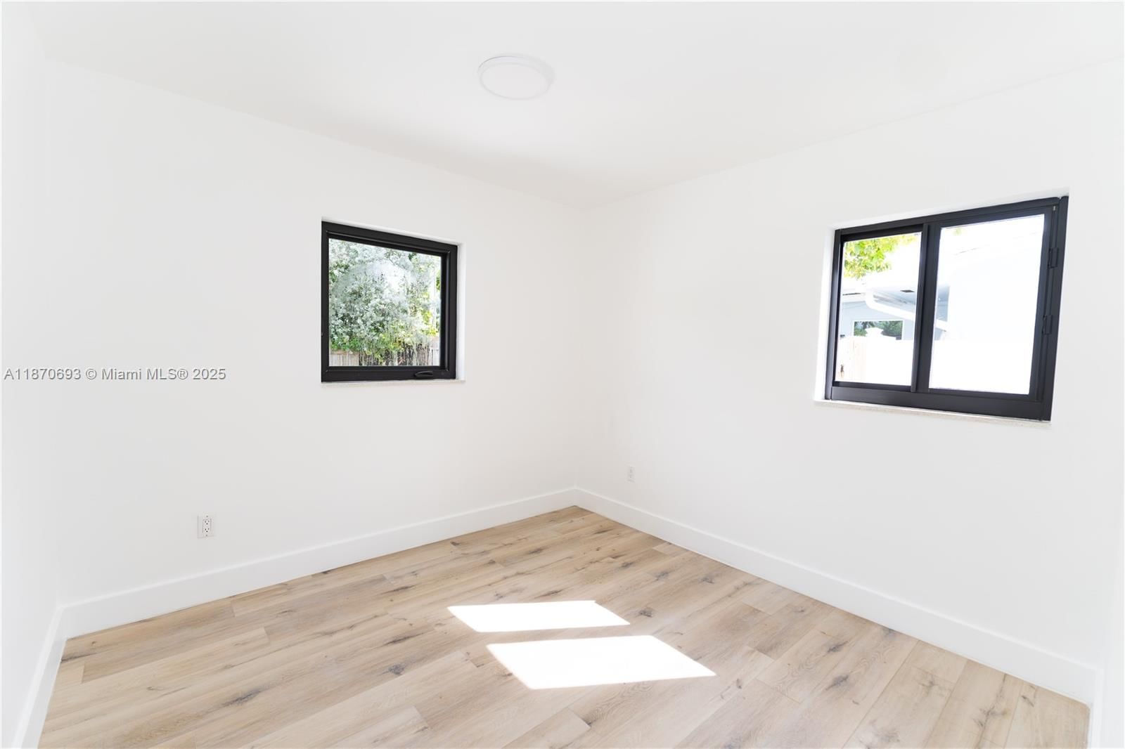 Real estate property located at 10441 50th Ter, Miami-dade, Heftler Homes Sec 3, Miami, FL