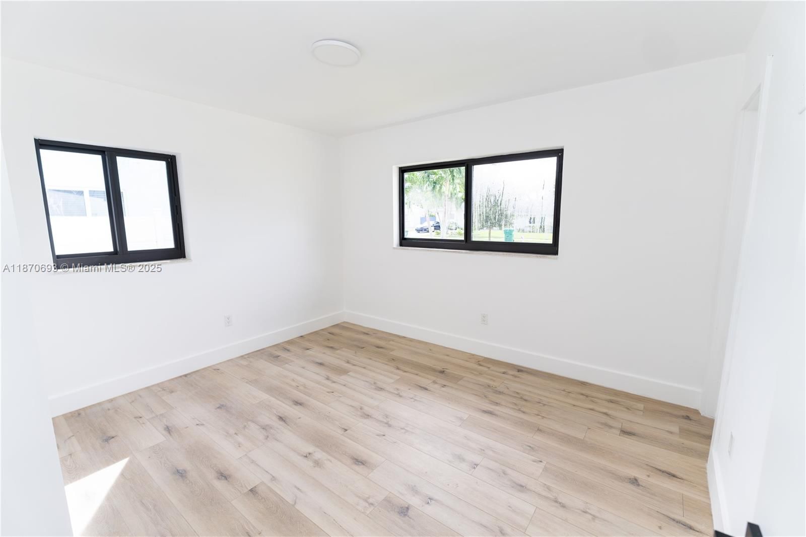 Real estate property located at 10441 50th Ter, Miami-dade, Heftler Homes Sec 3, Miami, FL