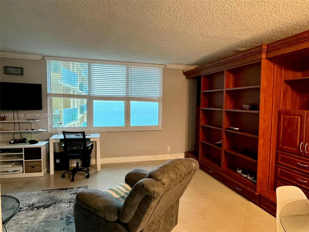 Real estate property located at 2501 Ocean Dr #719, Broward, Wave Condo, Hollywood, FL