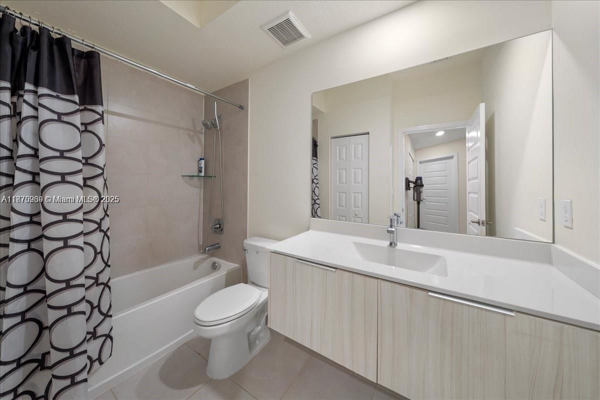 Real estate property located at 10413 82nd St #9, Miami-dade, Highland At Park Central, Doral, FL