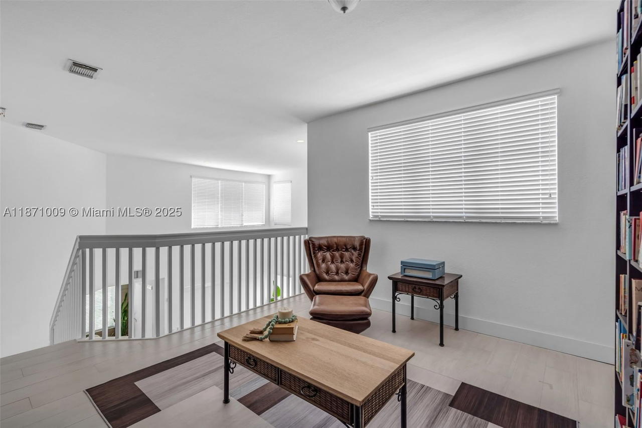 Real estate property located at 8467 110th Pl, Miami-dade, Galapagos Ii, Doral, FL