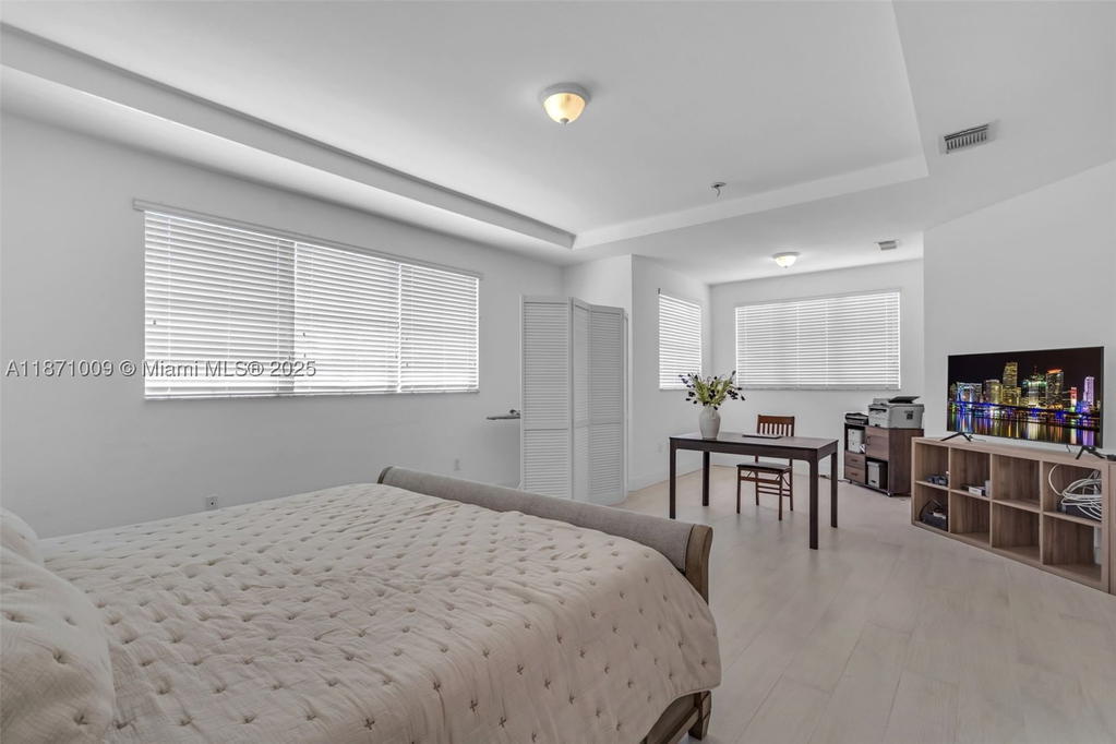 Real estate property located at 8467 110th Pl, Miami-dade, Galapagos Ii, Doral, FL
