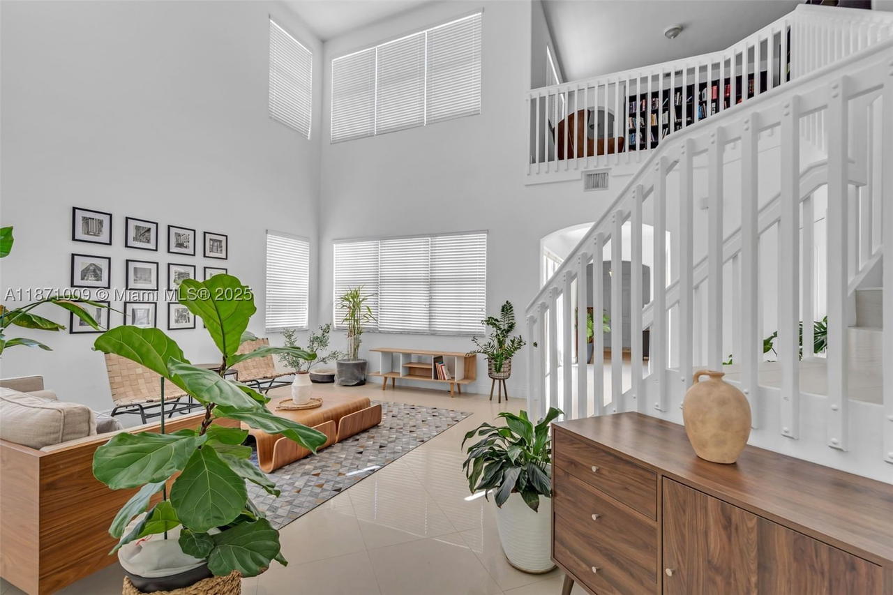 Real estate property located at 8467 110th Pl, Miami-dade, Galapagos Ii, Doral, FL