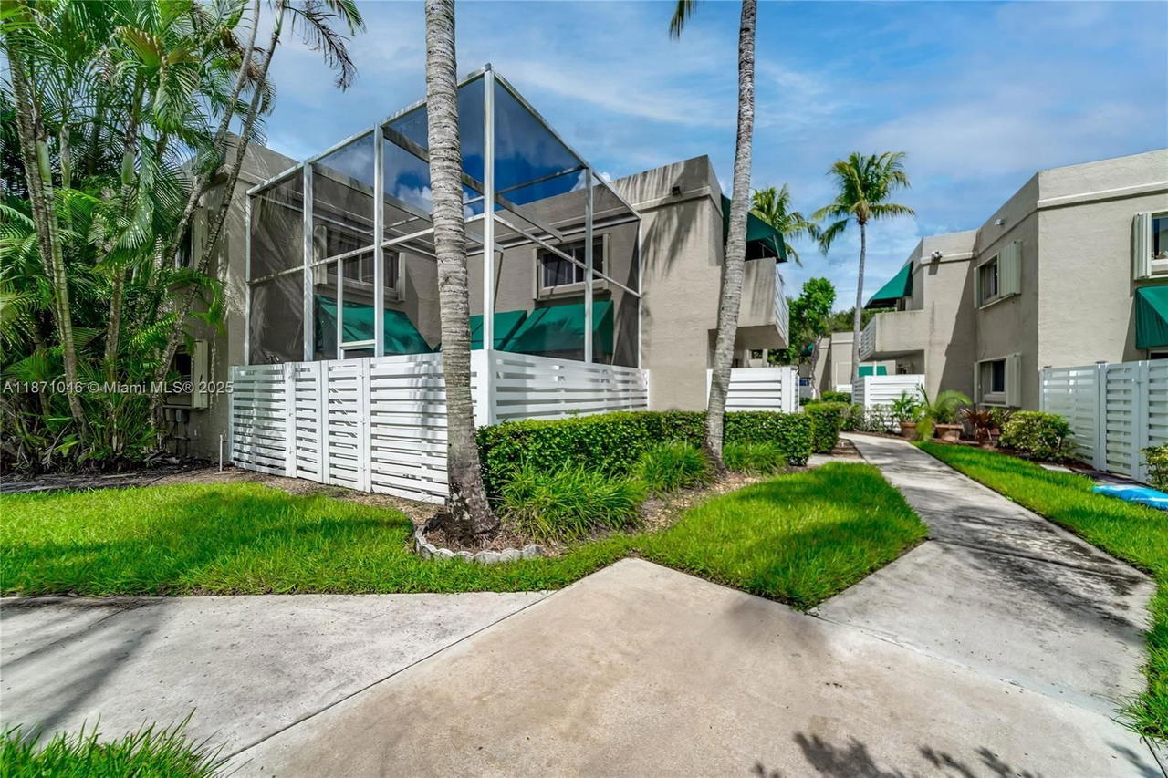 Real estate property located at 552 98th Ave, Broward, Jacaranda Parcel 611, Plantation, FL