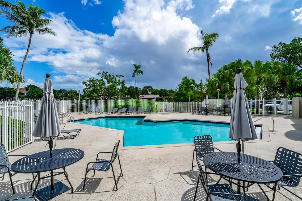 Real estate property located at 552 98th Ave, Broward, Jacaranda Parcel 611, Plantation, FL