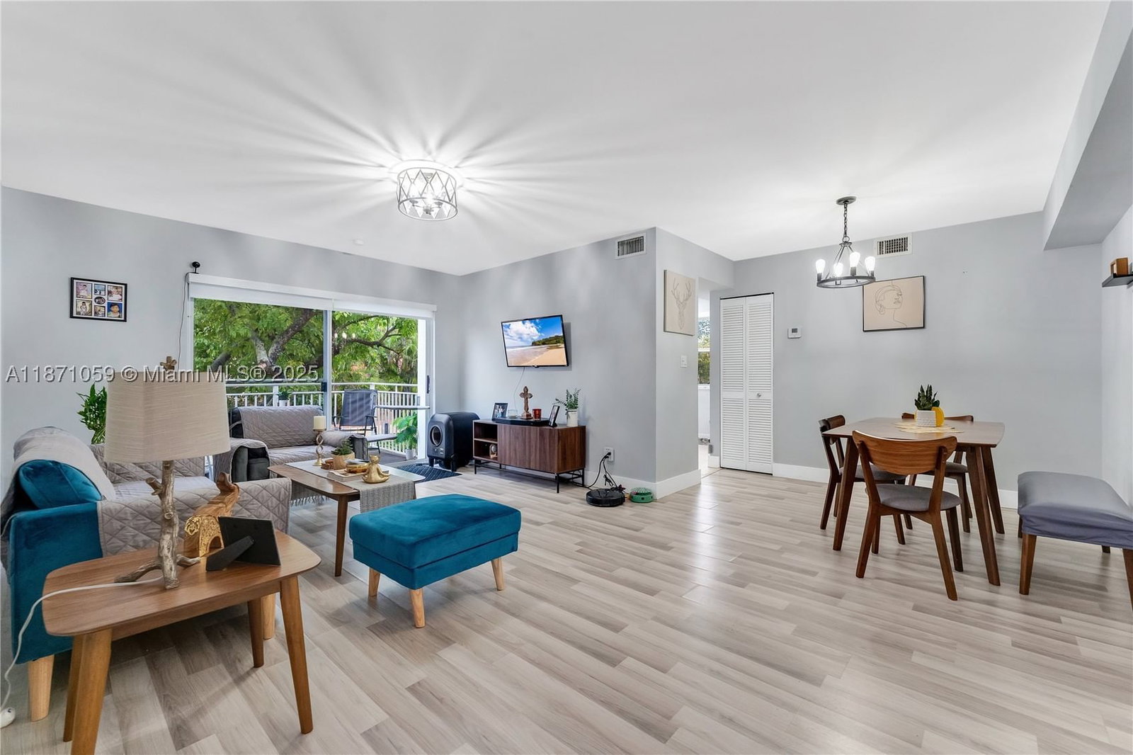 Real estate property located at 1200 113th Ter #203, Broward, Club Quarters At Raintree, Pembroke Pines, FL