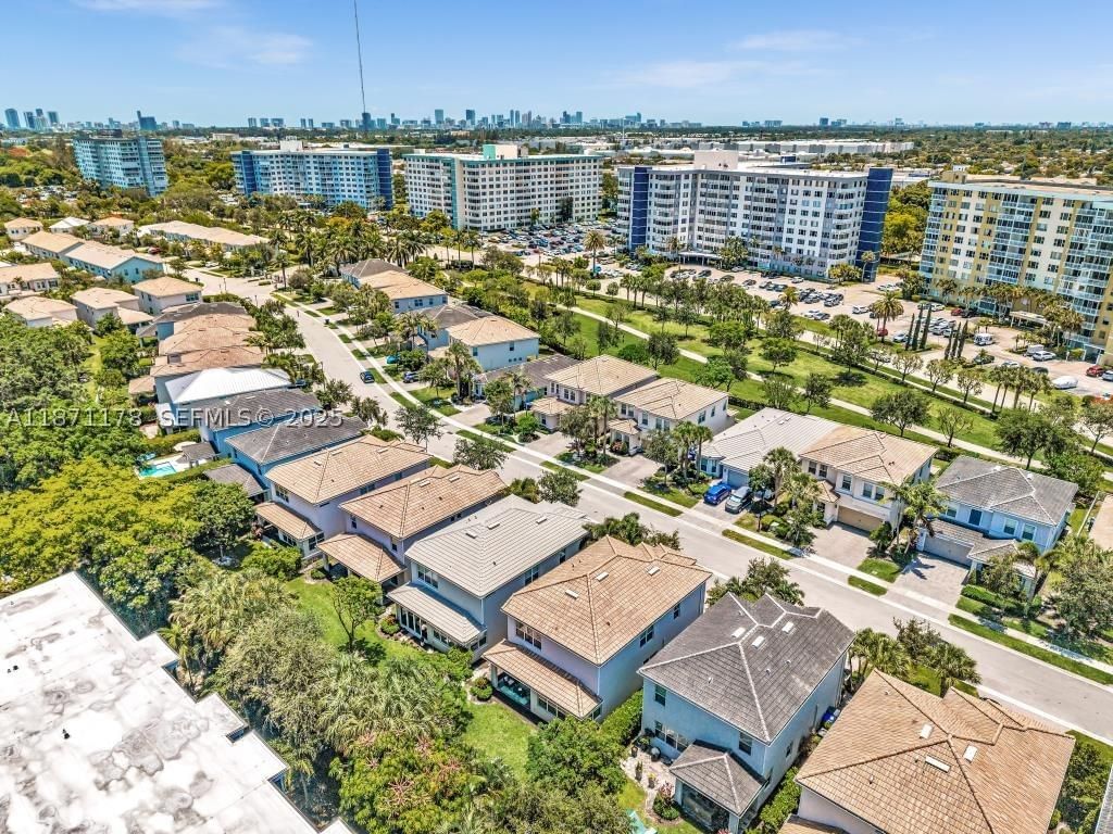 Real estate property located at 4353 Large Leaf Ln, Broward, Hillcrest Country Club No, Hollywood, FL