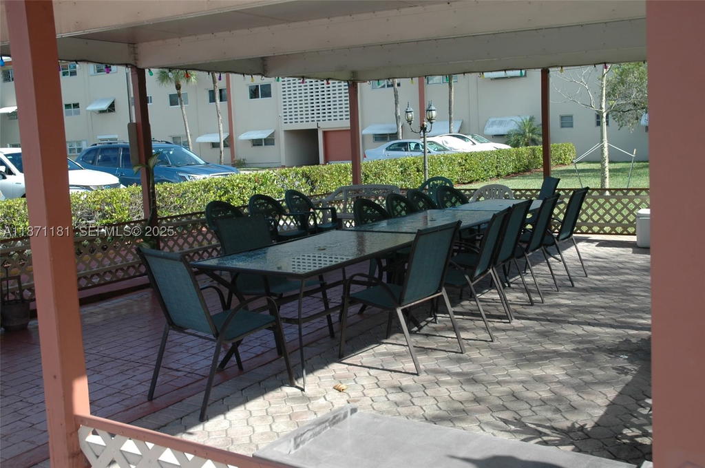 Real estate property located at 5300 Washington St Q307, Broward, Beverly Hills Condo Numbe, Hollywood, FL