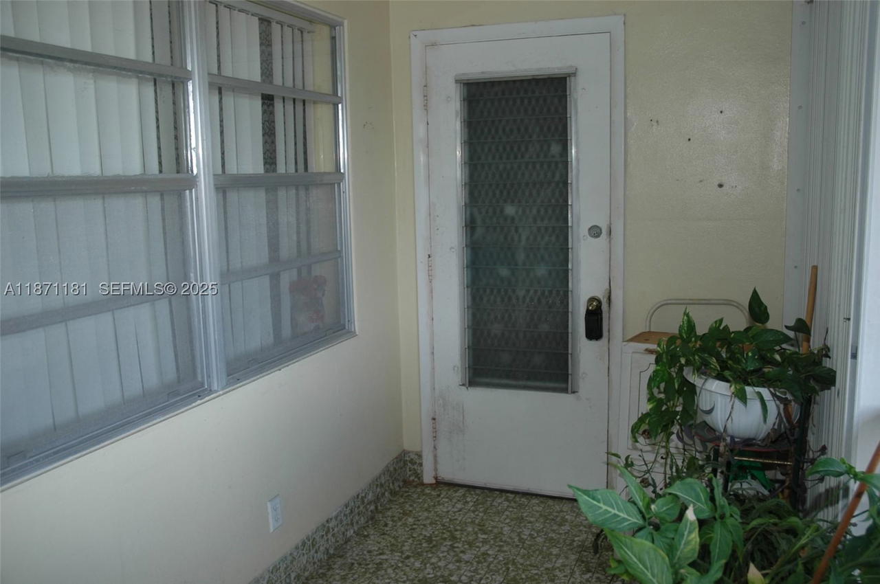 Real estate property located at 5300 Washington St Q307, Broward, Beverly Hills Condo Numbe, Hollywood, FL