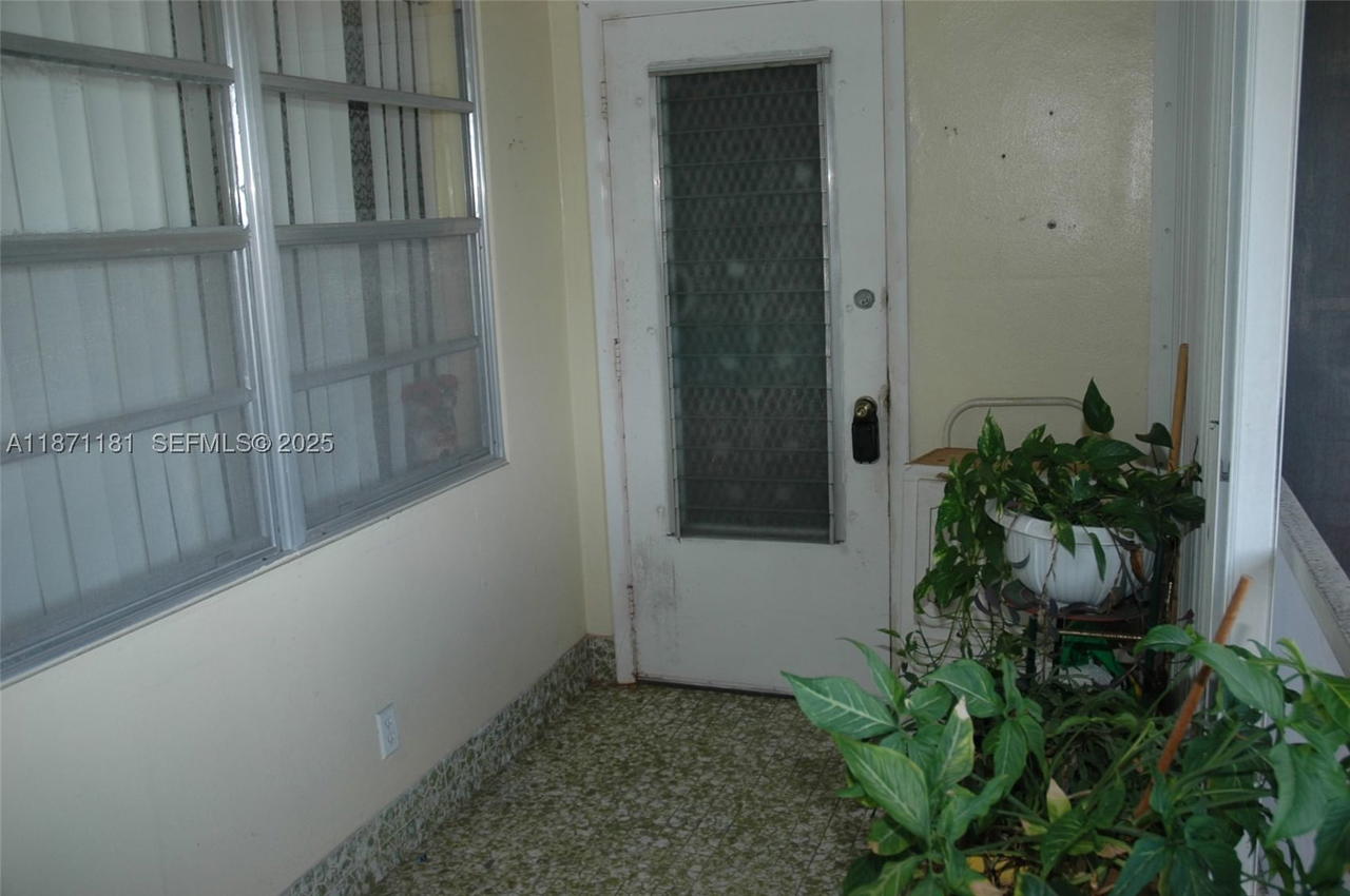 Real estate property located at 5300 Washington St Q307, Broward, Beverly Hills Condo Numbe, Hollywood, FL