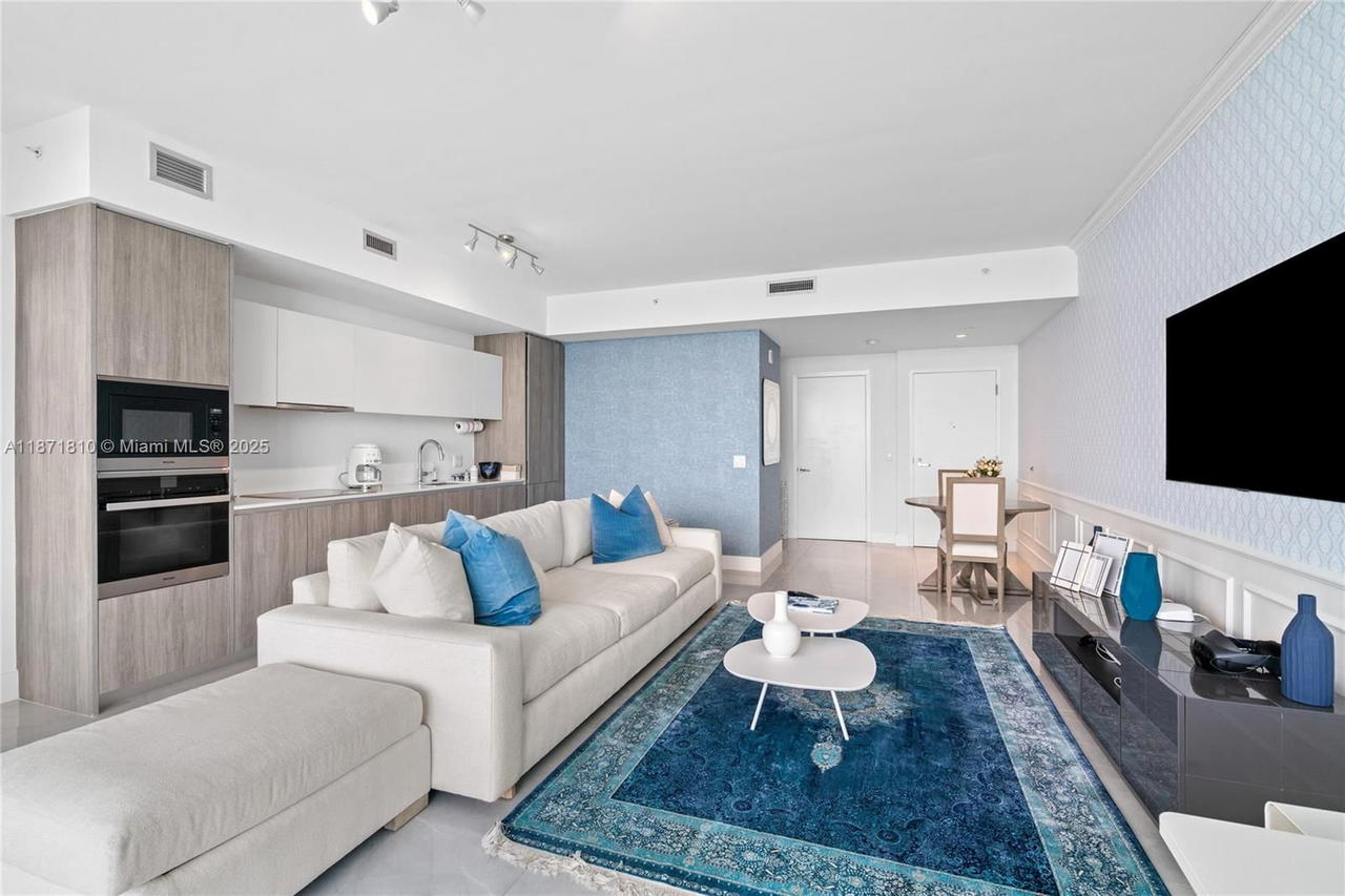 Real estate property located at 2900 7th Ave #1804, Miami-dade, Biscayne Beach Condo, Miami, FL