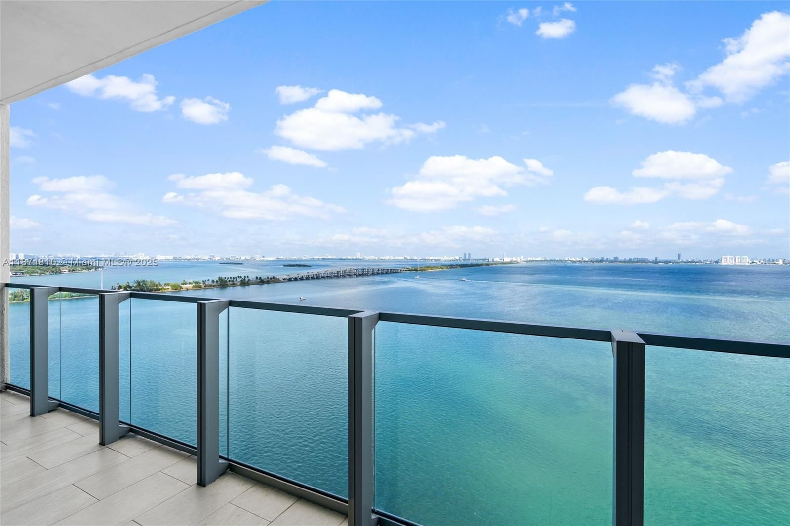 Real estate property located at 2900 7th Ave #1804, Miami-dade, Biscayne Beach Condo, Miami, FL