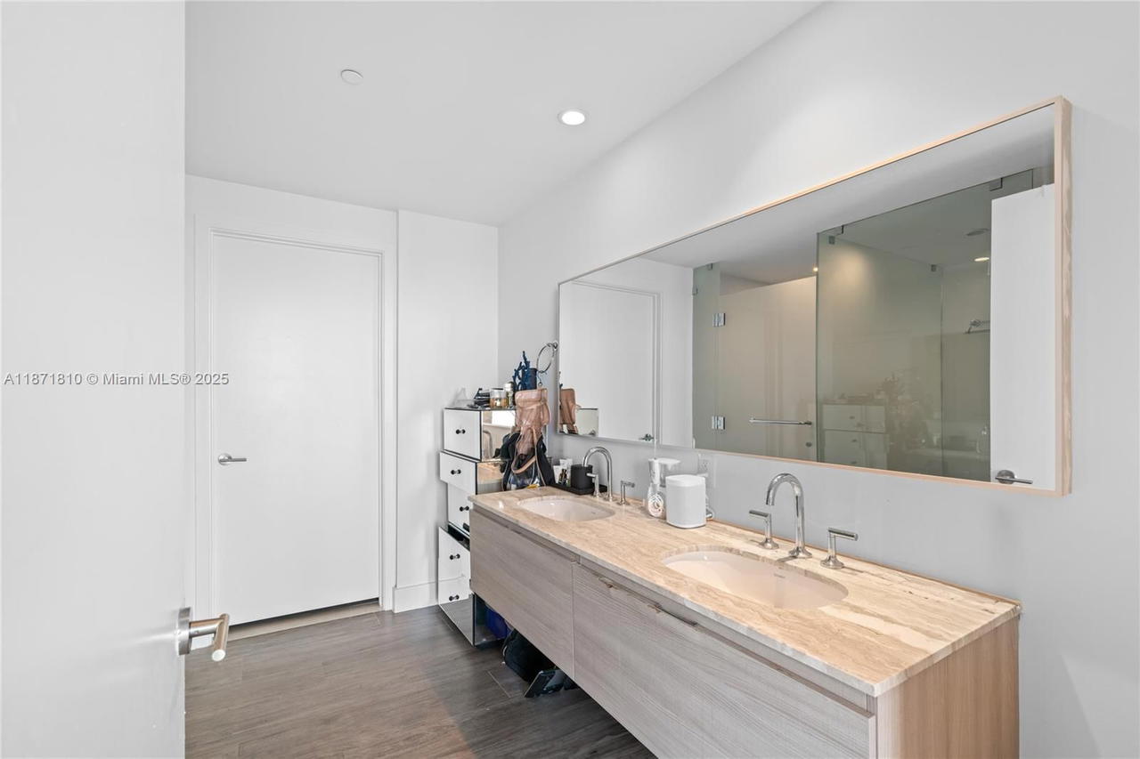 Real estate property located at 2900 7th Ave #1804, Miami-dade, Biscayne Beach Condo, Miami, FL