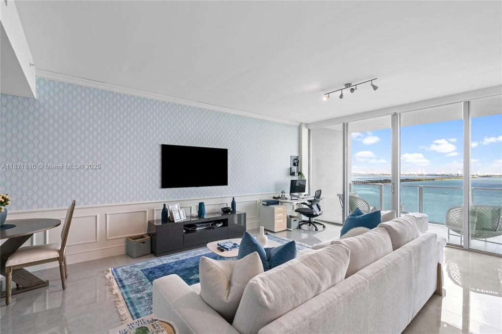 Real estate property located at 2900 7th Ave #1804, Miami-dade, Biscayne Beach Condo, Miami, FL