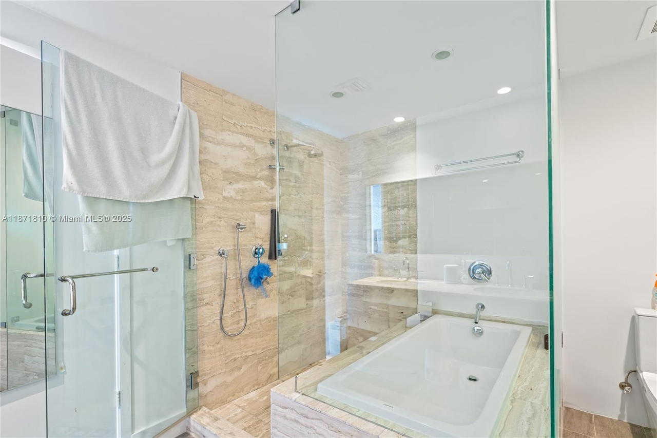Real estate property located at 2900 7th Ave #1804, Miami-dade, Biscayne Beach Condo, Miami, FL