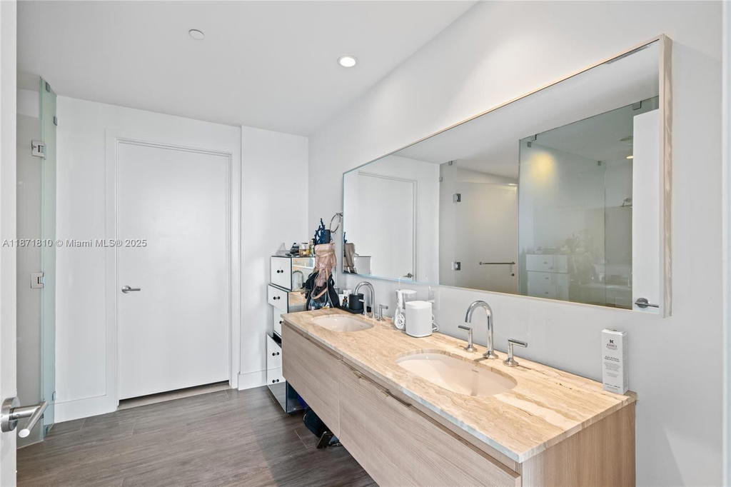 Real estate property located at 2900 7th Ave #1804, Miami-dade, Biscayne Beach Condo, Miami, FL