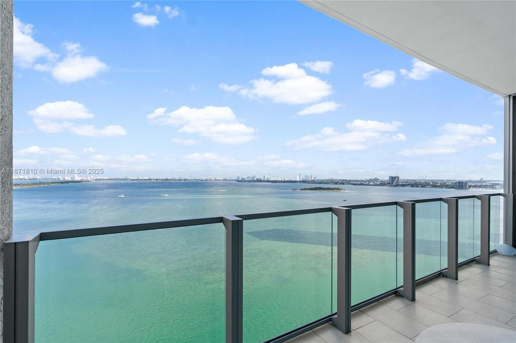 Real estate property located at 2900 7th Ave #1804, Miami-dade, Biscayne Beach Condo, Miami, FL