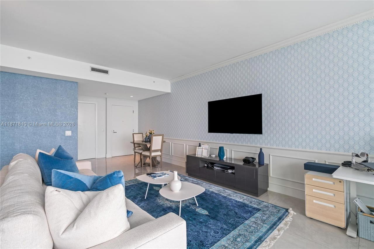 Real estate property located at 2900 7th Ave #1804, Miami-dade, Biscayne Beach Condo, Miami, FL