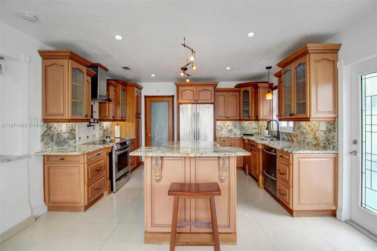 Real estate property located at 9930 48th St, Miami-dade, Tropical Estates 1st Addn, Miami, FL