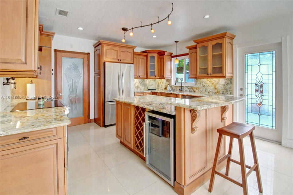 Real estate property located at 9930 48th St, Miami-dade, Tropical Estates 1st Addn, Miami, FL
