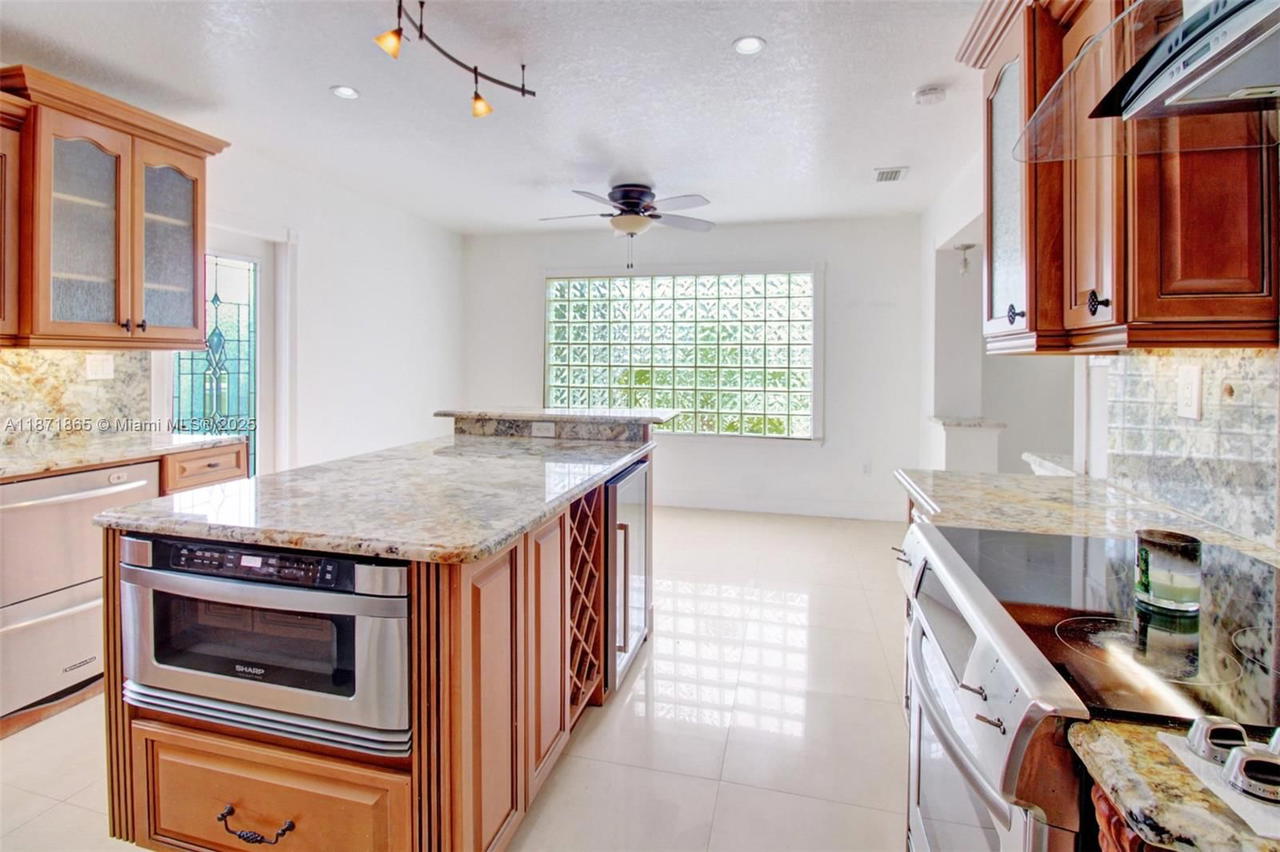 Real estate property located at 9930 48th St, Miami-dade, Tropical Estates 1st Addn, Miami, FL
