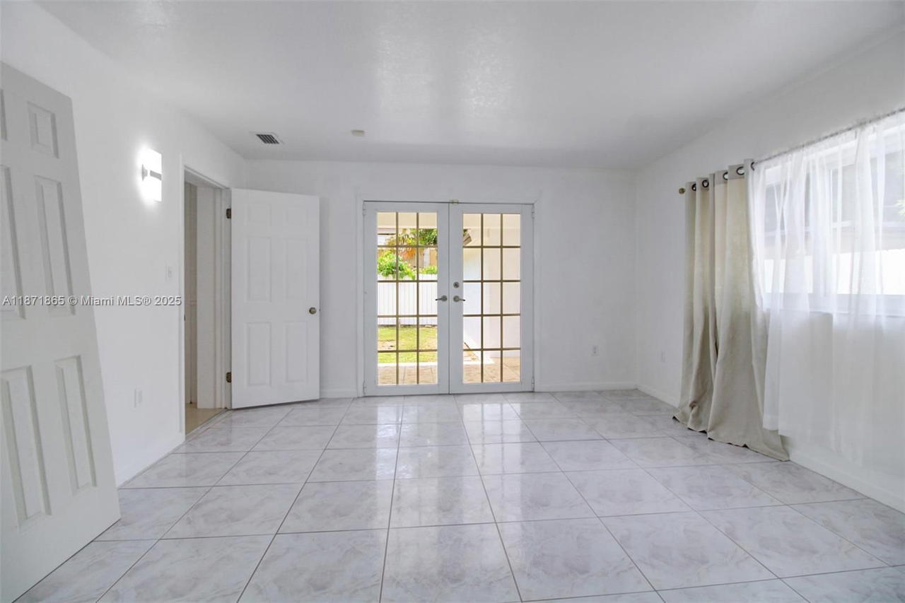 Real estate property located at 9930 48th St, Miami-dade, Tropical Estates 1st Addn, Miami, FL