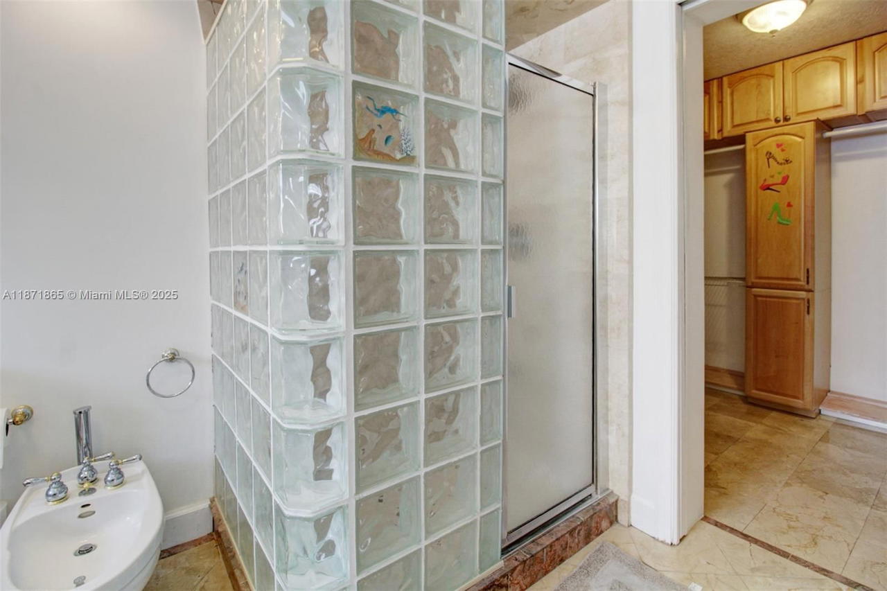 Real estate property located at 9930 48th St, Miami-dade, Tropical Estates 1st Addn, Miami, FL