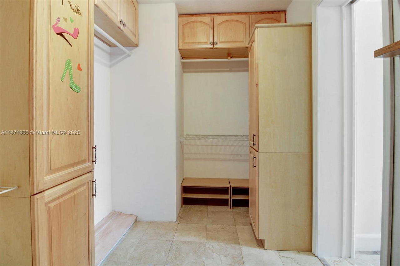 Real estate property located at 9930 48th St, Miami-dade, Tropical Estates 1st Addn, Miami, FL
