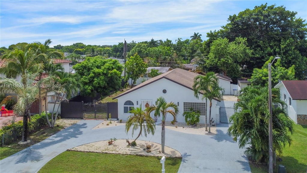 Real estate property located at 9930 48th St, Miami-dade, Tropical Estates 1st Addn, Miami, FL