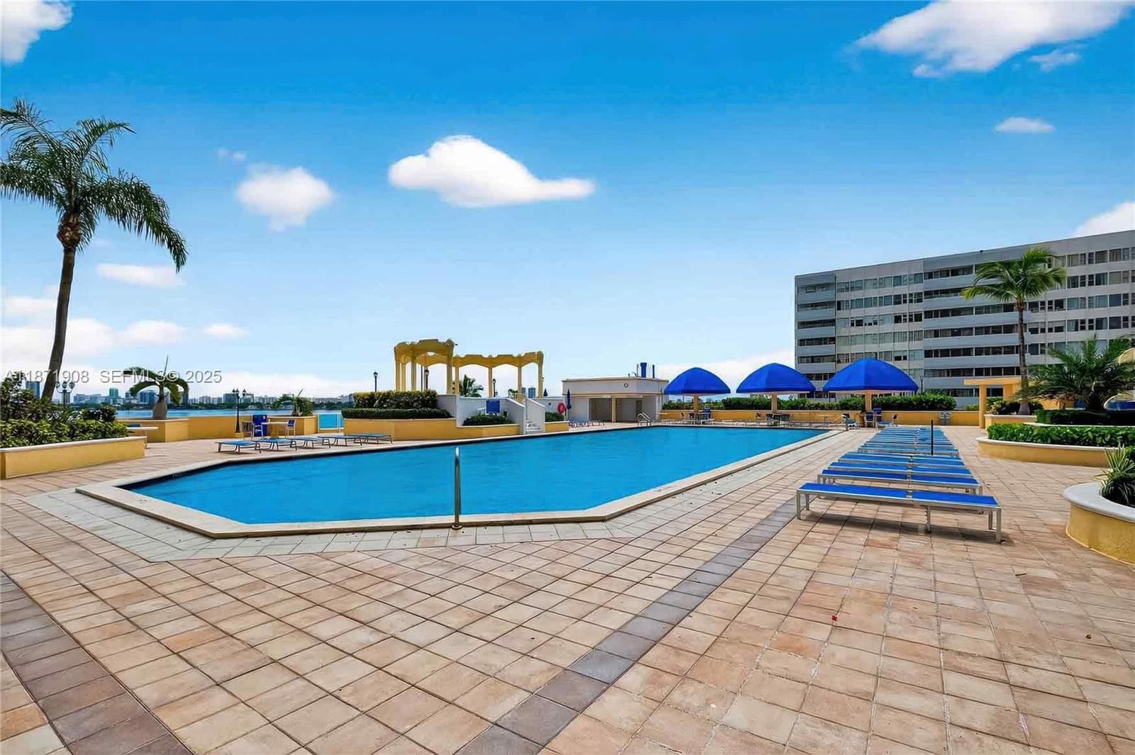 Real estate property located at 7601 Treasure Dr #2222, Miami-dade, The Grandview Palace Cond, North Bay Village, FL