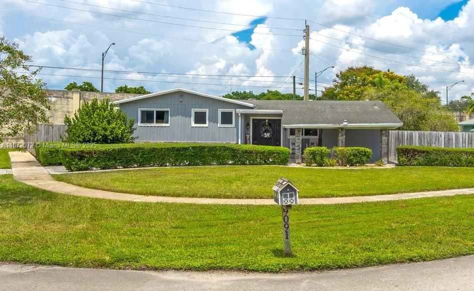 Real estate property located at 9091 49th St, Broward, Cooper Colony Estates, Cooper City, FL