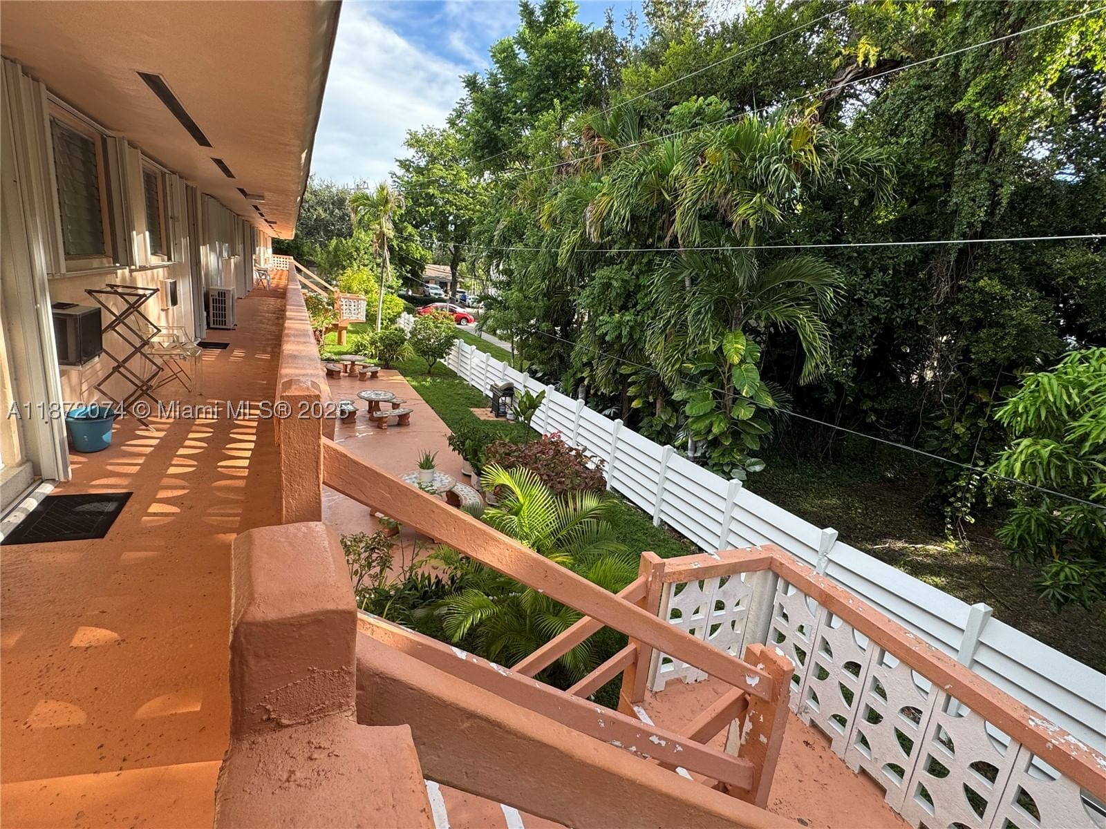 Real estate property located at 815 10th Ter #15V, Broward, Rolen Lake Gardens Co-op, Hallandale Beach, FL