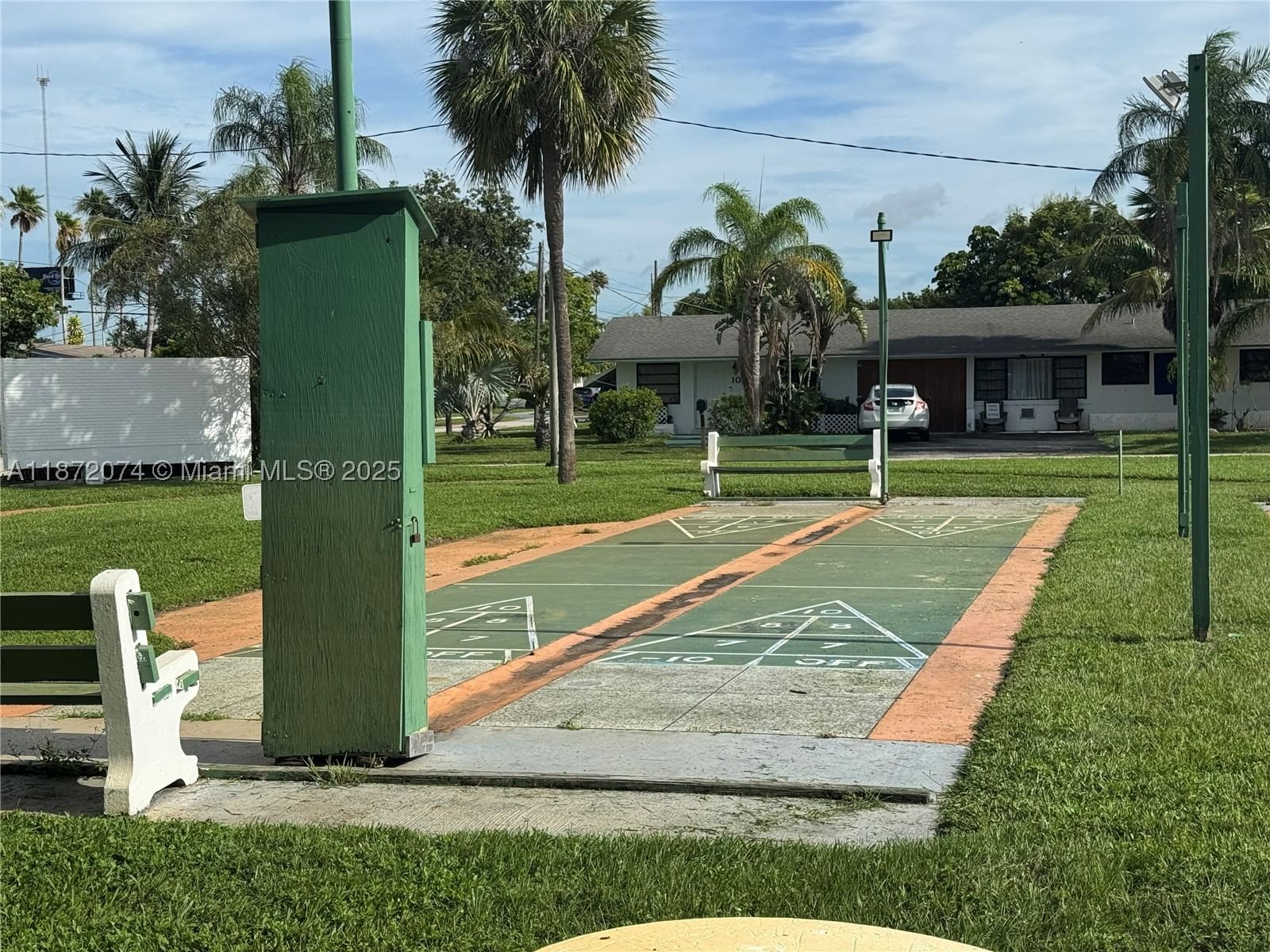 Real estate property located at 815 10th Ter #15V, Broward, Rolen Lake Gardens Co-op, Hallandale Beach, FL