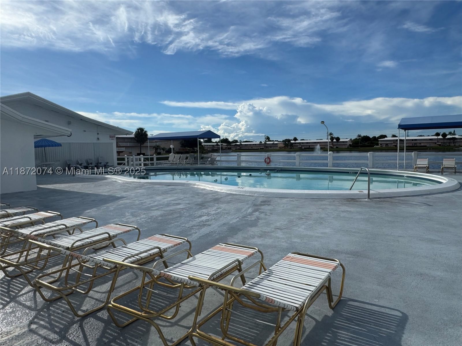 Real estate property located at 815 10th Ter #15V, Broward, Rolen Lake Gardens Co-op, Hallandale Beach, FL