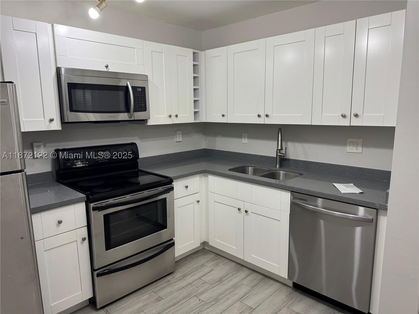 Real estate property located at 721 Pine Island Rd #201, Broward, Belasera At Pine Island C, Plantation, FL