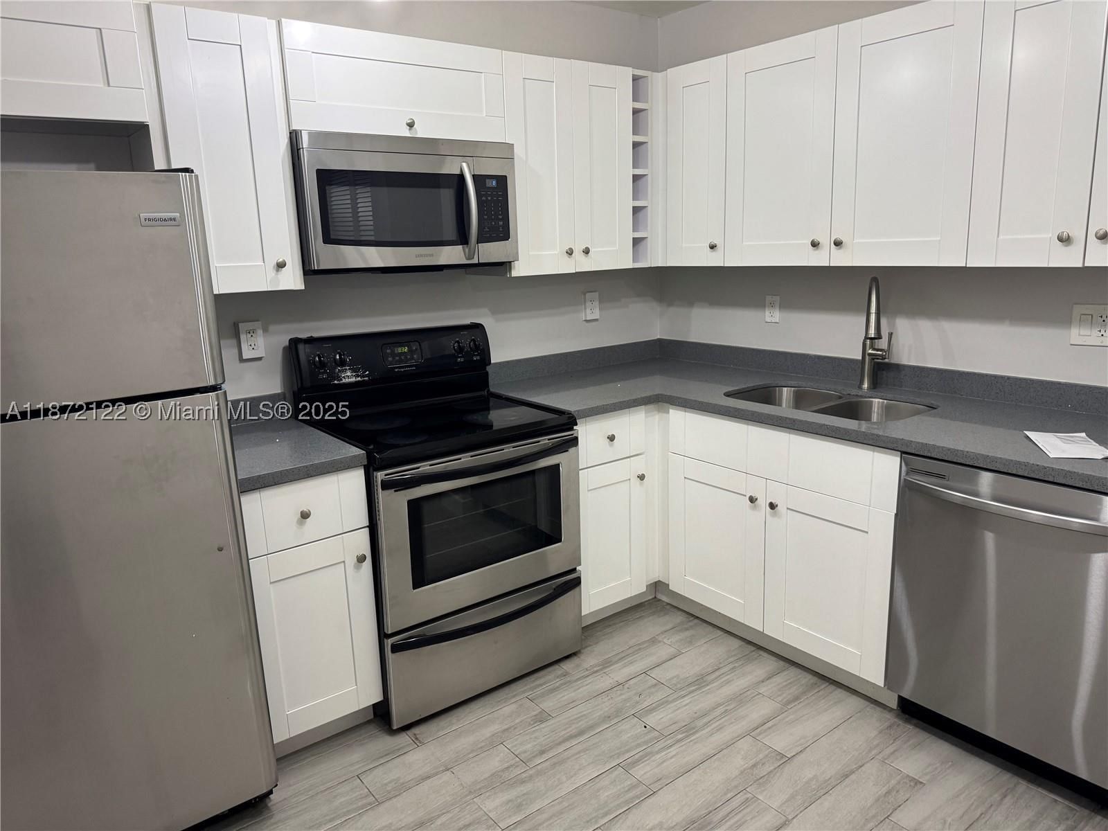Real estate property located at 721 Pine Island Rd #201, Broward, Belasera At Pine Island C, Plantation, FL