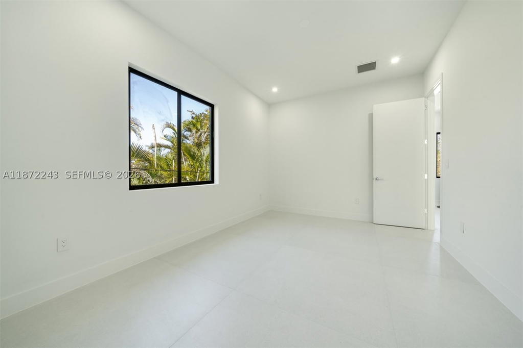 Real estate property located at 8620 112 ST, Miami-dade, N/a, Miami, FL